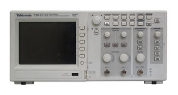 Цифровой USB осциллограф Tektronix TDS1012B